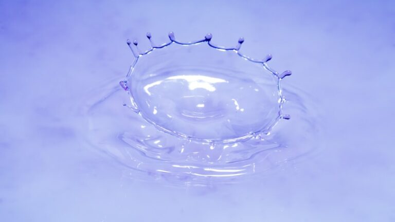 Couronne d'eau formée par une goutte