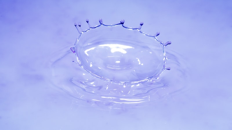 Couronne d'eau formée par une goutte
